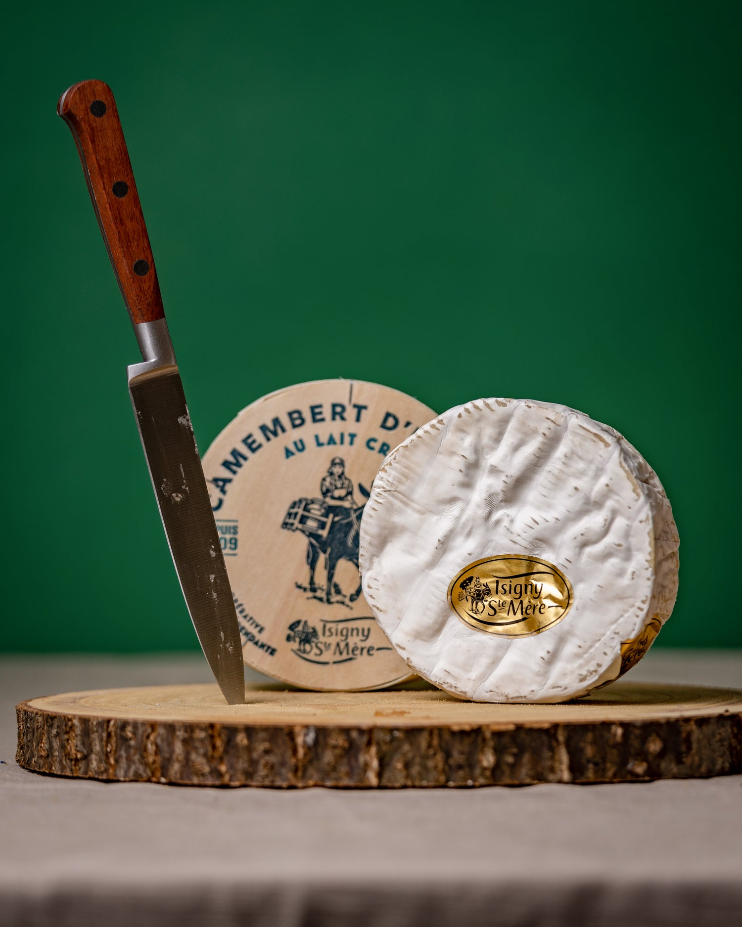 Camembert d'Isigny A.O.C (whole)